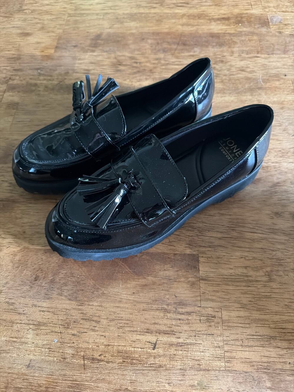 Jones New York Comfort women's Patent Loafers size 7.5 NWOT